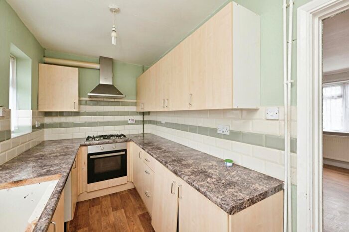 2 Bedroom Terraced House For Sale In Gladstone Road, Northampton, Northamptonshire, NN5