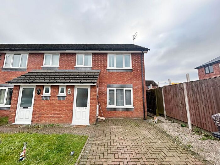 3 Bedroom Mews To Rent In Crown Wood Court, Bamfurlong, Wigan, WN2