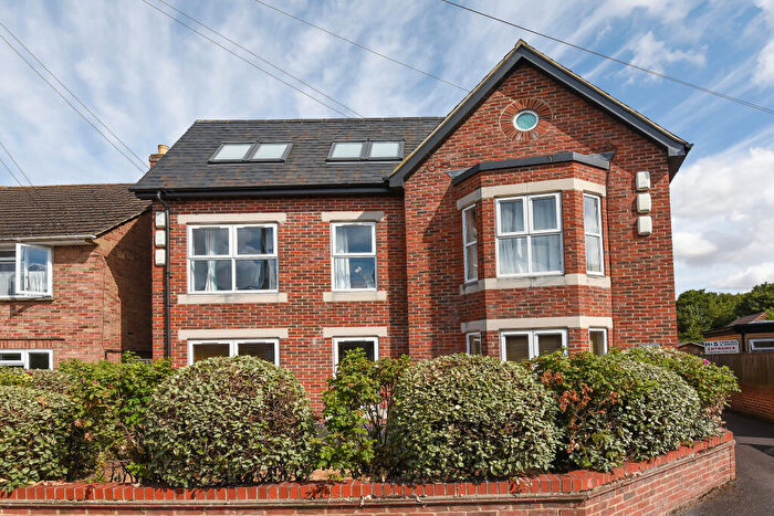 2 Bedroom Flat To Rent In Crescent Road, Oxford, OX4