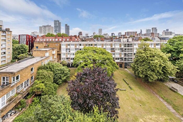 3 Bedroom Flat To Rent In Percival Street, Clerkenwell, EC1V