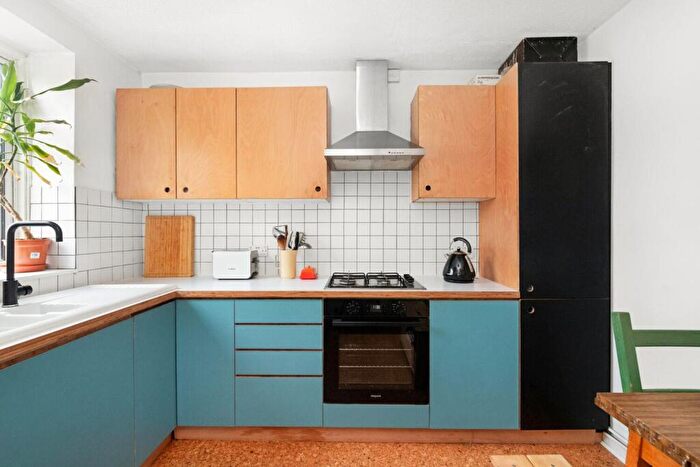 3 Bedroom Maisonette For Sale In Chulsa Road, Sydenham, London, SE26