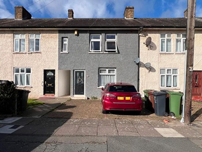 2 Bedroom Property For Sale In Baron Road, Dagenham, RM8