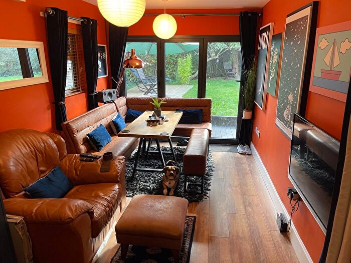 2 Bedroom Bungalow To Rent In Broughton Drive, Nottingham, NG8