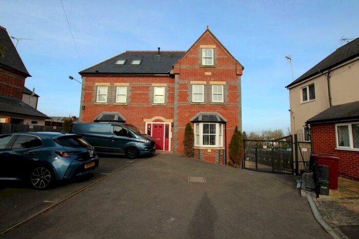 1 Bedroom Apartment To Rent In Highgrove Street, Reading, RG1