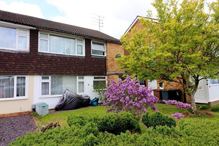 2 Bedroom Maisonette To Rent In Green Oaks, Luton, Bedfordshire, LU2