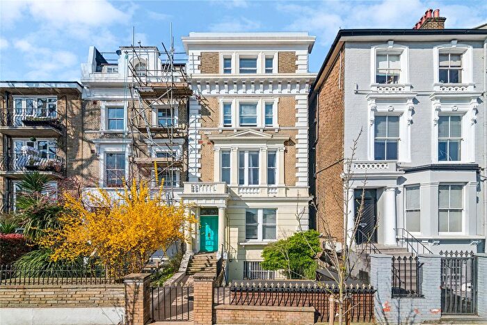 2 Bedroom Flat To Rent In Cambridge Gardens, London, W10