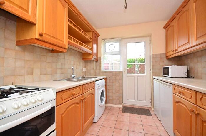 3 Bedroom Semi Detached House To Rent In Lynwood, Guildford, GU2