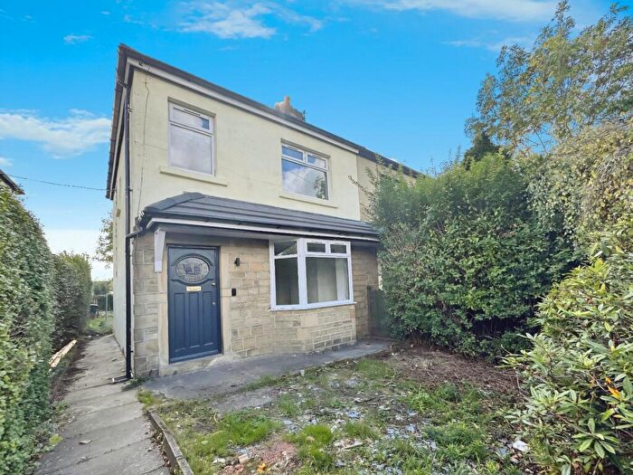 3 Bedroom Semi-Detached House To Rent In Whitehall Road, Cleckheaton, BD19