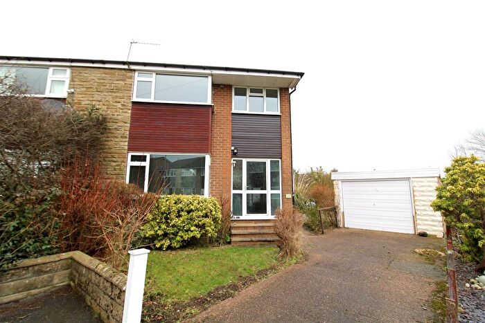 3 Bedroom Semi-Detached House To Rent In Boothroyd Drive, Huddersfield, HD4