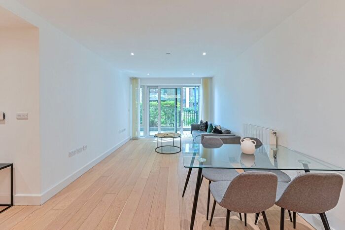 2 Bedroom Flat To Rent In Duke Of Wellington Avenue, Woolwich, London, SE18