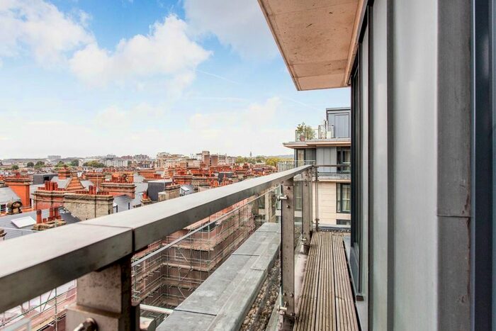 3 Bedroom Flat To Rent In Baker Street, London, NW1