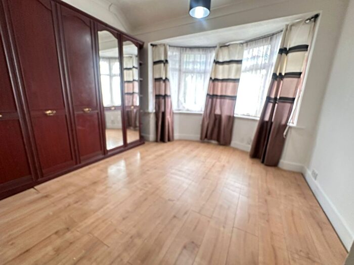 3 Bedroom Terraced House To Rent In Mannin Road, Romford, RM6