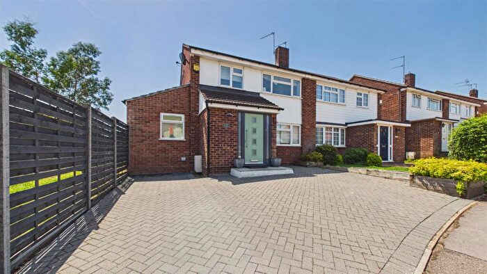 4 Bedroom Semi-Detached House For Sale In Abbotts Crescent, Enfield, EN2