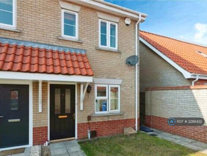 2 Bedroom Semi-Detached House To Rent In Broad Fleet Close, Oulton, Lowestoft, NR32