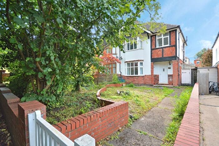 3 Bedroom Semi-Detached House To Rent In London Road, Northampton, NN4