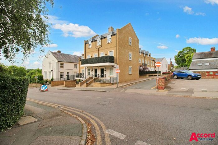 2 Bedroom Flat To Rent In Primrose Hill, Brentwood, CM14