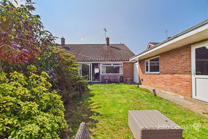 3 Bedroom Bungalow For Sale In Henhurst Ridge, Burton-on-Trent, DE13