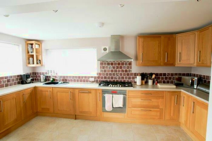 2 Bedroom Flat To Rent In Woodside Road, Welwyn, AL6