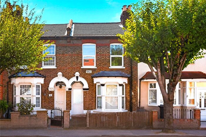 3 Bedroom Terraced House For Sale In Violet Road, Walthamstow, London, E17