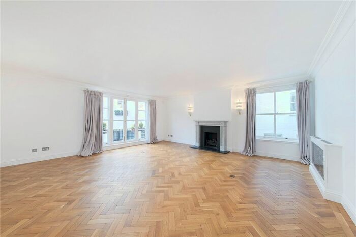2 Bedroom Flat To Rent In Redcliffe Mews, Chelsea, London, SW10