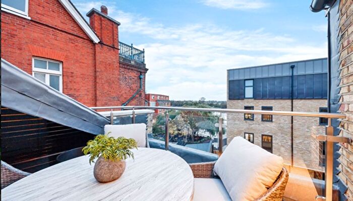 2 Bedroom Flat To Rent In Palace Wharf, Rainville Road, W6