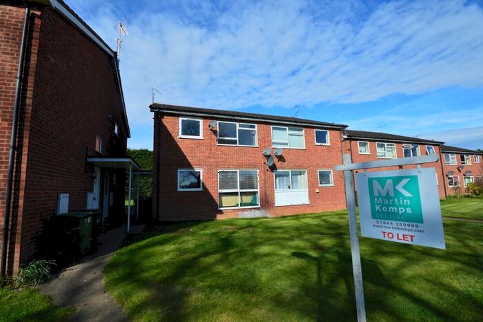 2 Bedroom Flat To Rent In Chalgrove Road, Lea Park, Thame, OX9