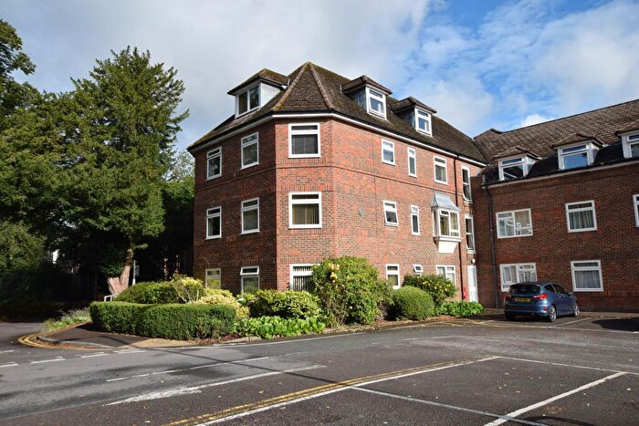 1 Bedroom Retirement Property For Sale In Lady Place Court, Market Square, Alton, Hampshire, GU34