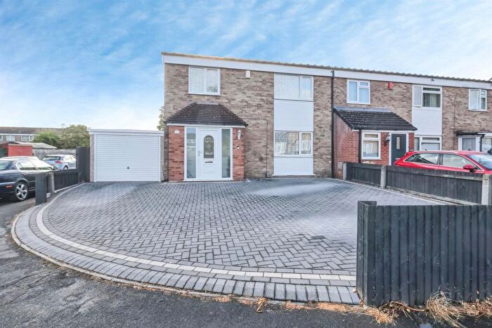 4 Bedroom End Of Terrace House For Sale In Heathmere Drive, Birmingham, B37