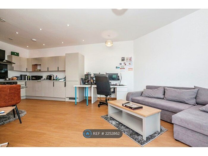 1 Bedroom Flat To Rent In Estuary View Apartments, Northfleet, DA11