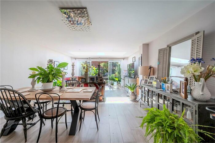 4 Bedroom Detached House To Rent In Station Road, Shalford, Guildford, GU4