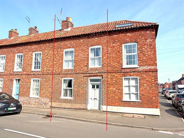 3 Bedroom Town House For Sale In High Street, Bottesford, NG13