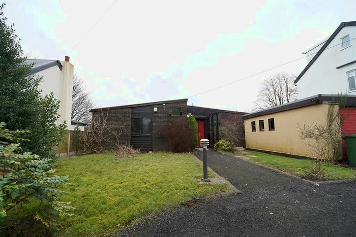 4 Bedroom Bungalow To Rent In Regent Road, Lostock, Bolton, BL6