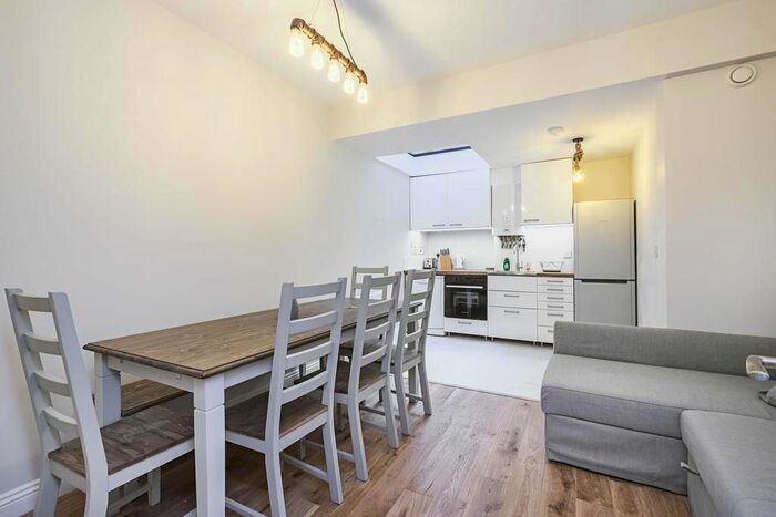 3 Bedroom Terraced House To Rent In Macfarlane Road, Shepherds Bush, London, W12