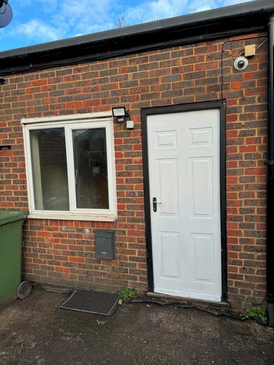 Studio To Rent In High Street, Stanwell, Staines, TW19