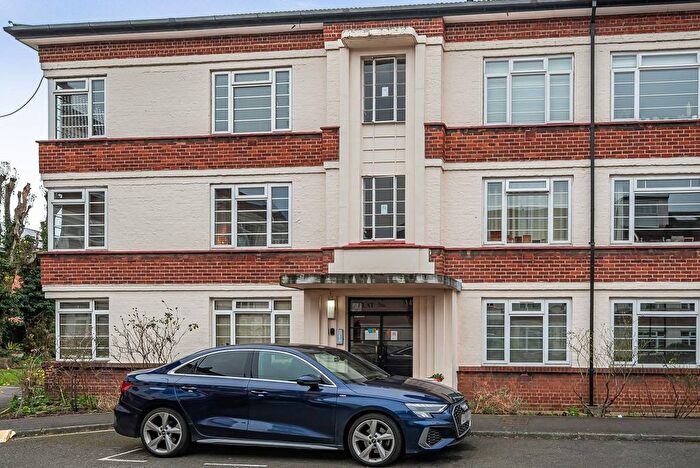 2 Bedroom Flat To Rent In Boston Manor Road, Boston Manor, Brentford, TW8