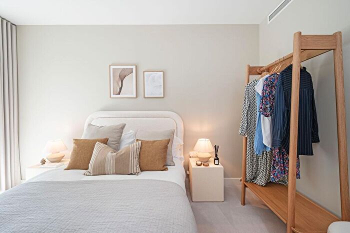 3 Bedroom Flat For Sale In Riverscape, Royal Docks, E16