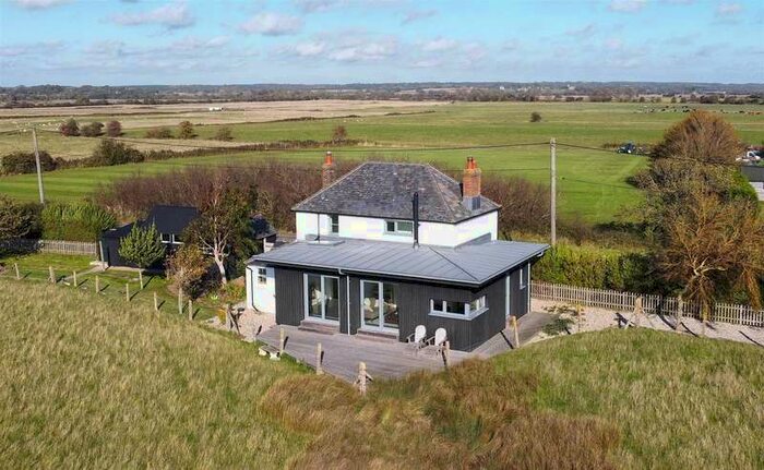 2 Bedroom Detached House For Sale In Station Road, Appledore, TN26