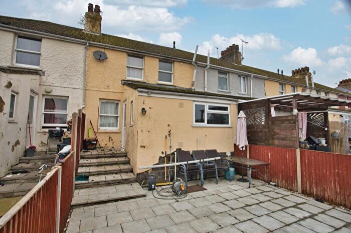3 Bedroom Terraced House For Sale In Hamilton Road, Dover, CT17