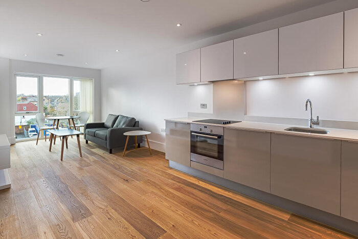 1 Bedroom Apartment To Rent In Holloway Road, London, N7