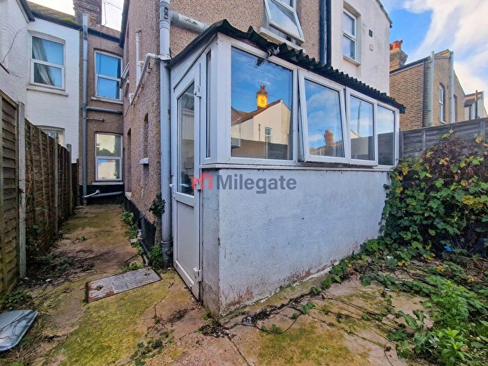 1 Bedroom Studio To Rent In Burnaby Road, Southend-On-Sea, SS1