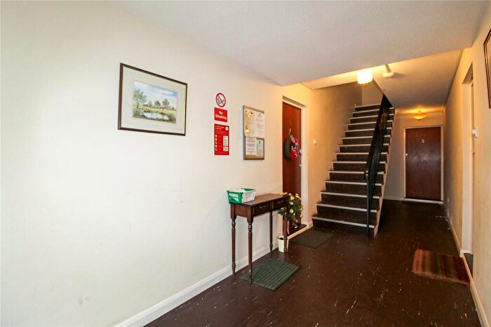 1 Bedroom Apartment For Sale In Herschell Road, Leigh-on-Sea, Essex, SS9