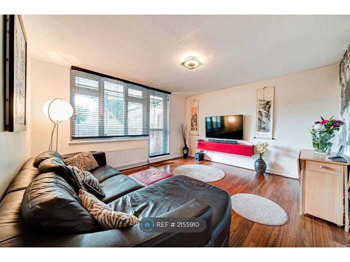 1 Bedroom Flat To Rent In New Place Square, London, SE16