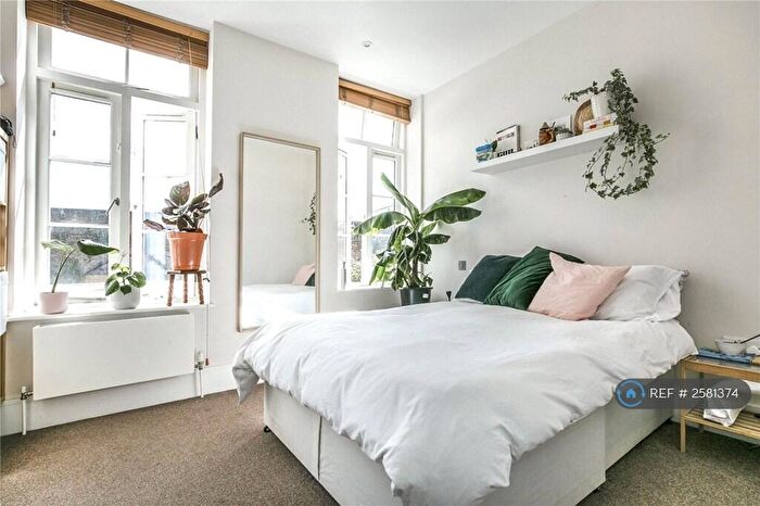 3 Bedroom Flat To Rent In Martello Street, London, E8