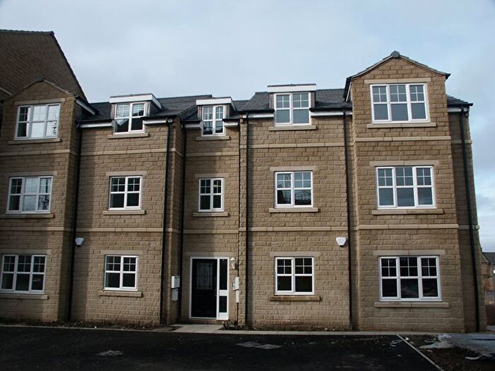 2 Bedroom Flat To Rent In Woolcombers Way, Bradford, West Yorkshire, BD4