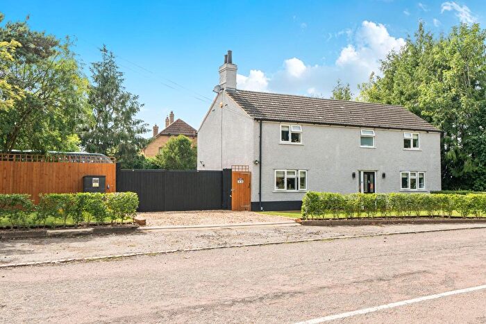 4 Bedroom Detached House For Sale In Lower Caldecote, Biggleswade, SG18