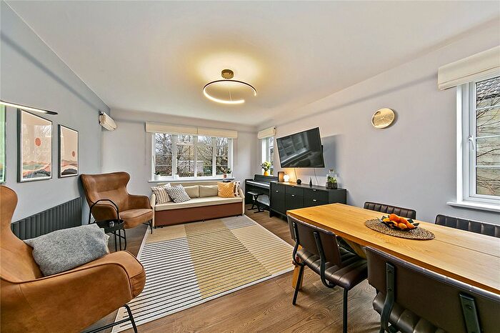 2 Bedroom Flat For Sale In Westbourne House, Richmond Road, Twickenham, TW1