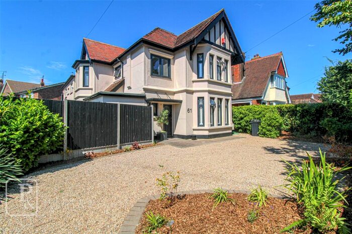 5 Bedroom Link Detached House For Sale In Skelmersdale Road, Clacton-on-Sea, Essex, CO15
