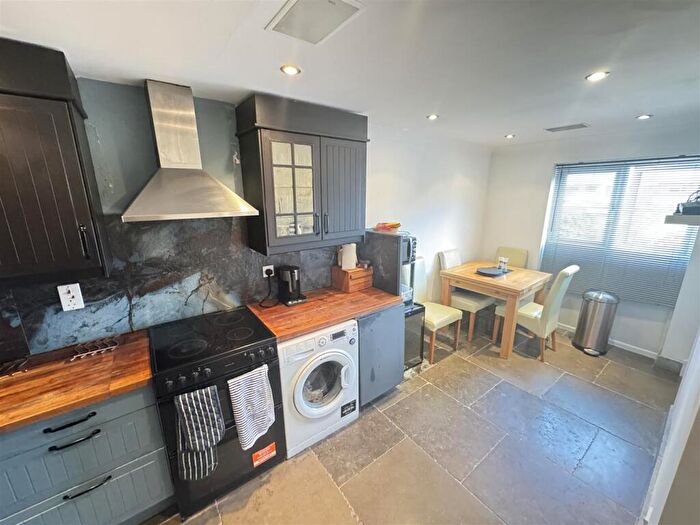 2 Bedroom Maisonette For Sale In Delius Way, Stanford-Le-Hope, SS17