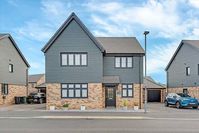 4 Bedroom Detached House For Sale In Winterbottom Way, Olney, MK46