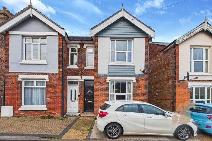 3 Bedroom Semi Detached House For Sale In Bergholt Road, Colchester, CO4